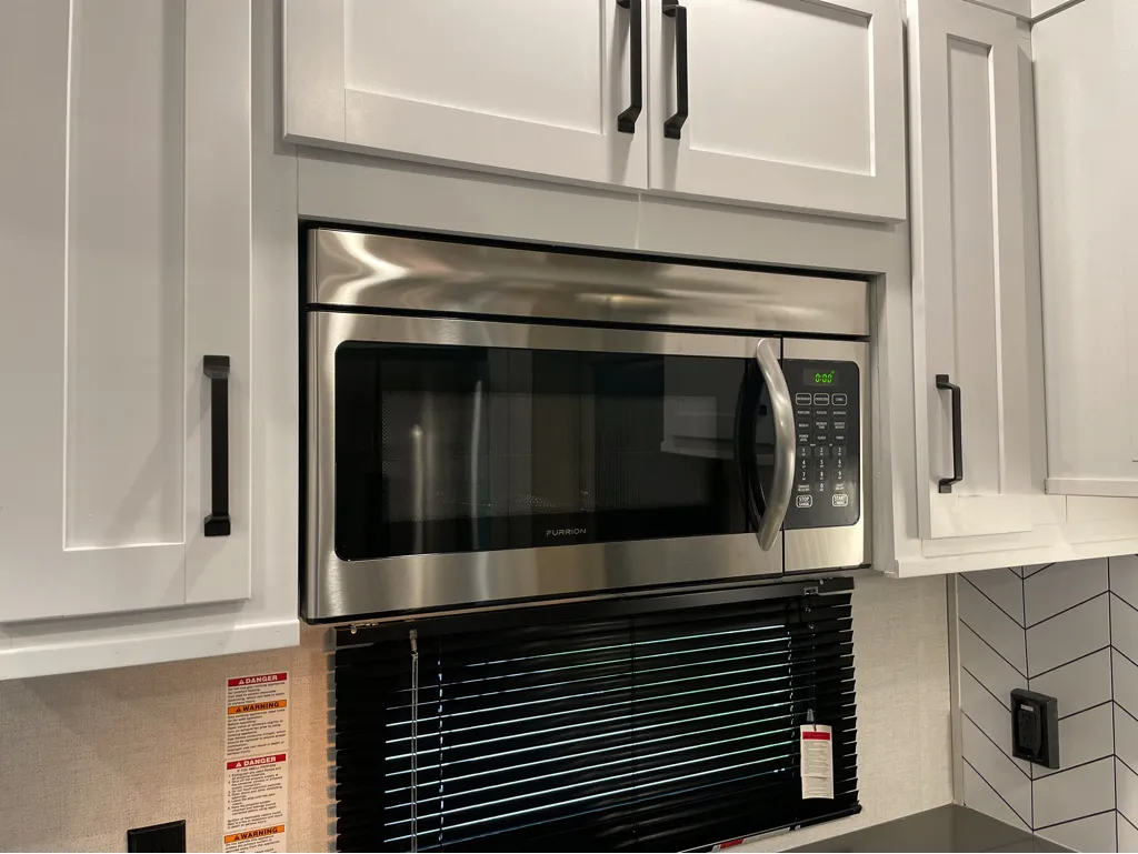 2022 Keystone Raptor 351, Photos photo 10