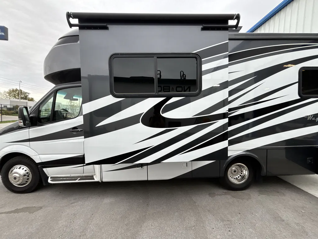 2017 Tiffin Wayfarer 24 QW, Photos photo 6