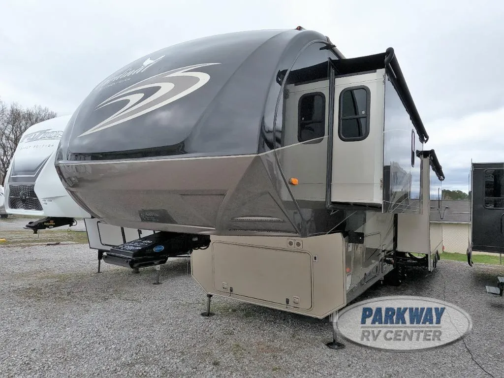 2017 Forest River Cardinal 3850RL - Photo 3