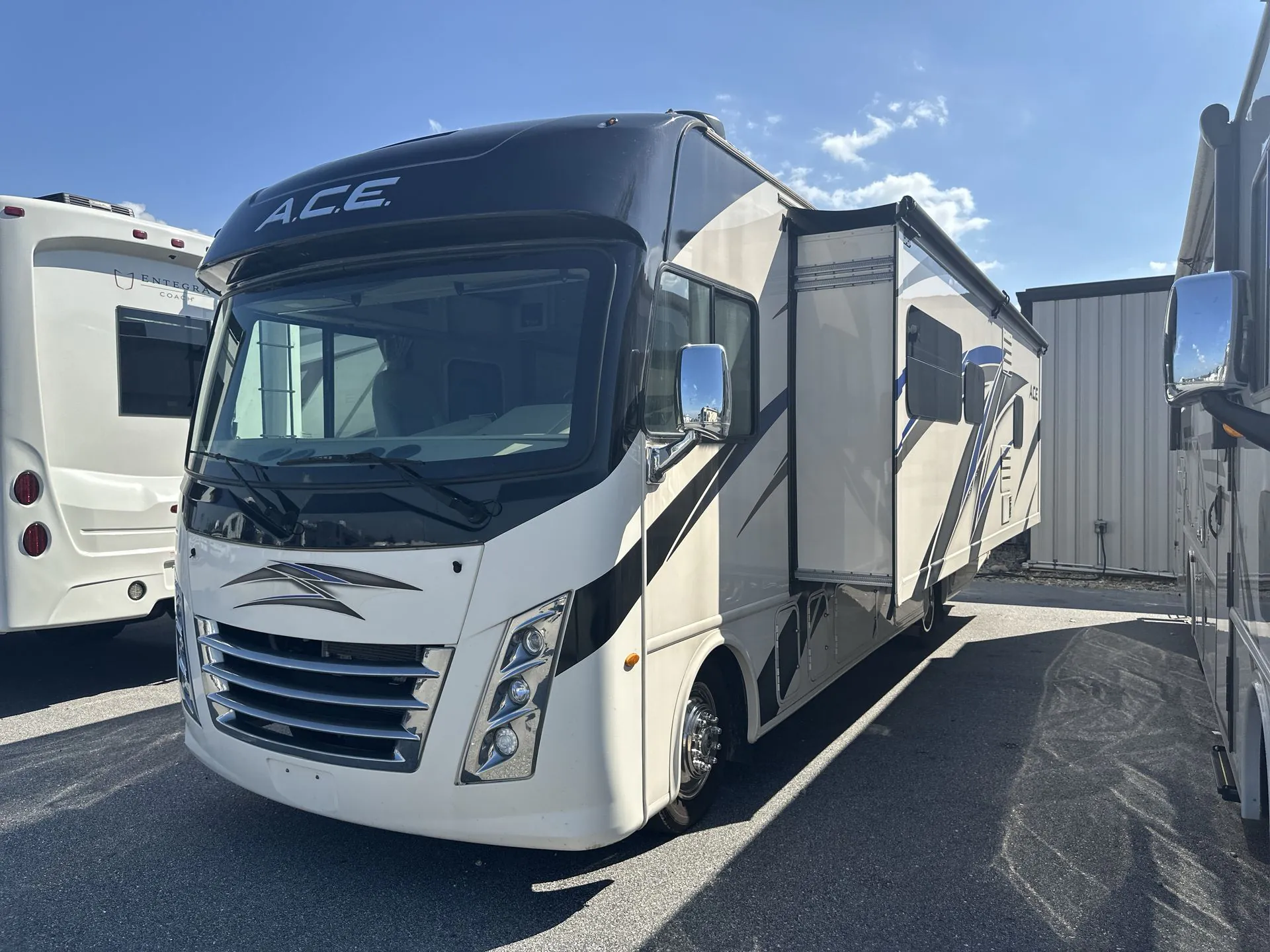 2022 Thor Motor Coach A.C.E 29.5 - Photo 4
