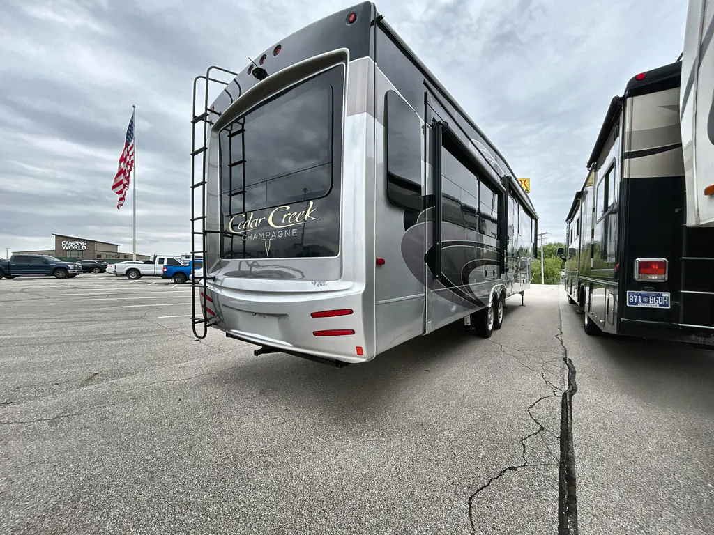 2019 Forest River Cedar Creek Champagne Edition 38EL, Photos photo 3