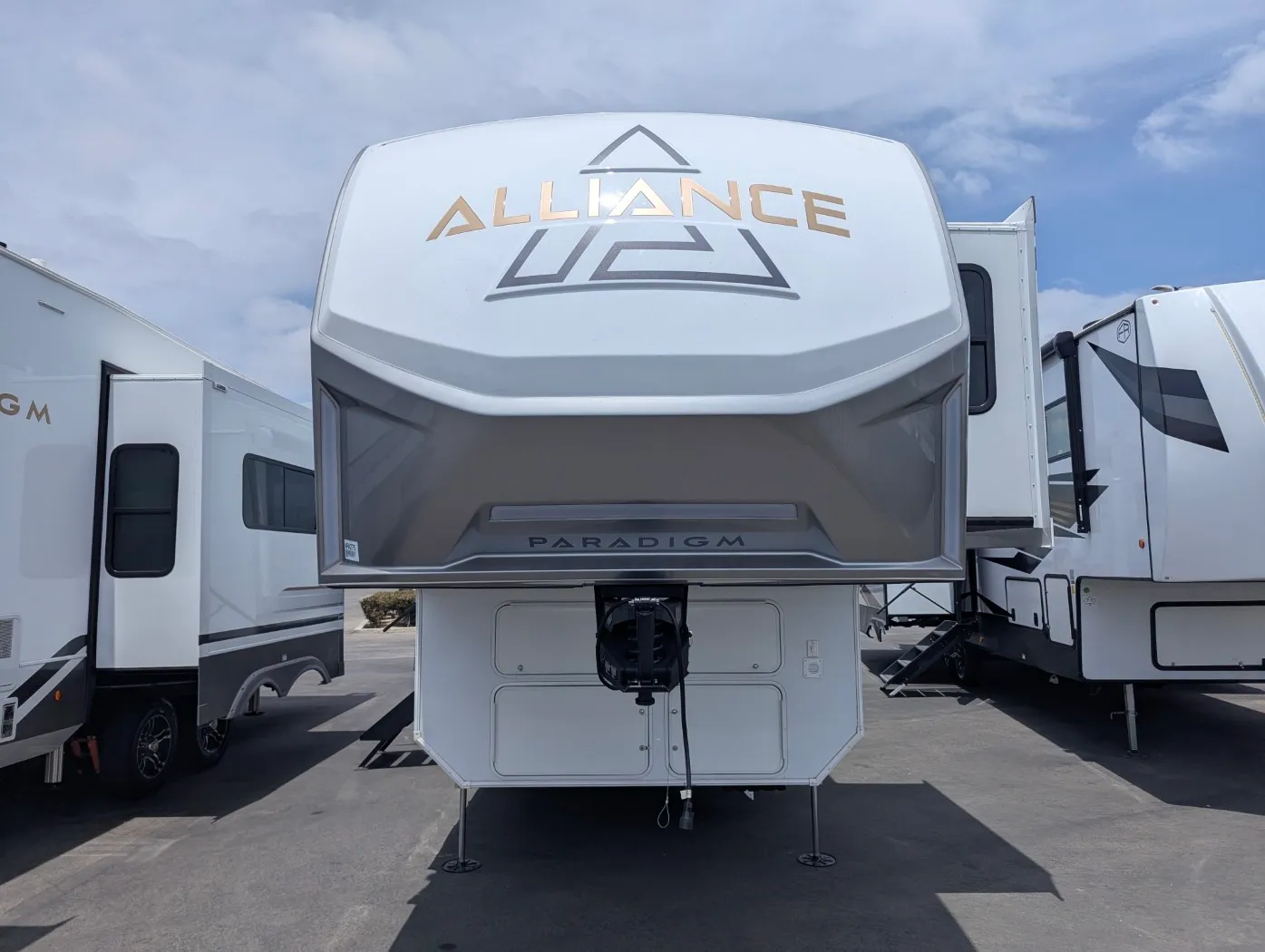 2026 Alliance RV Paradigm 395DS - Photo 3