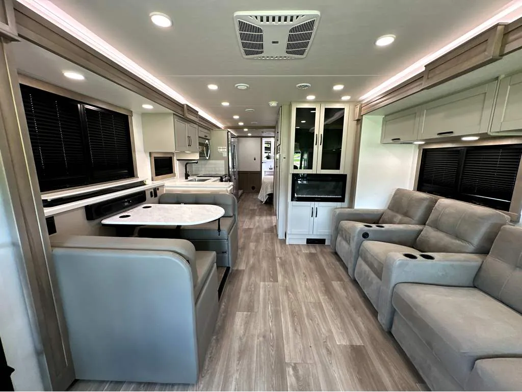 2027 Entegra Coach Vision XL 36C, Photos photo 9