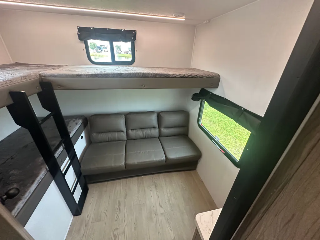 2026 Coachmen Freedom Express Select 30SE, Photos photo 35