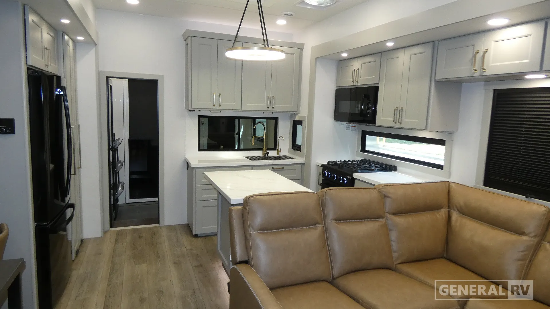 2025 Brinkley Model G 3250 - Photo 3