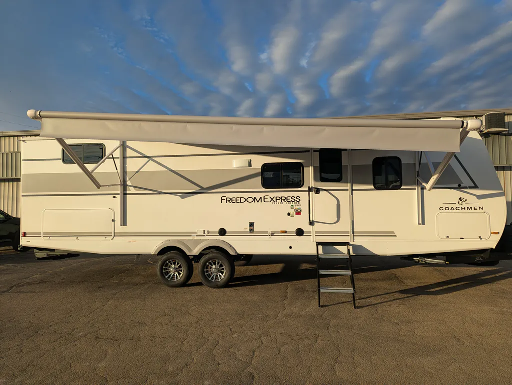 2026 Coachmen Freedom Express Select 30SE, Photos photo 10