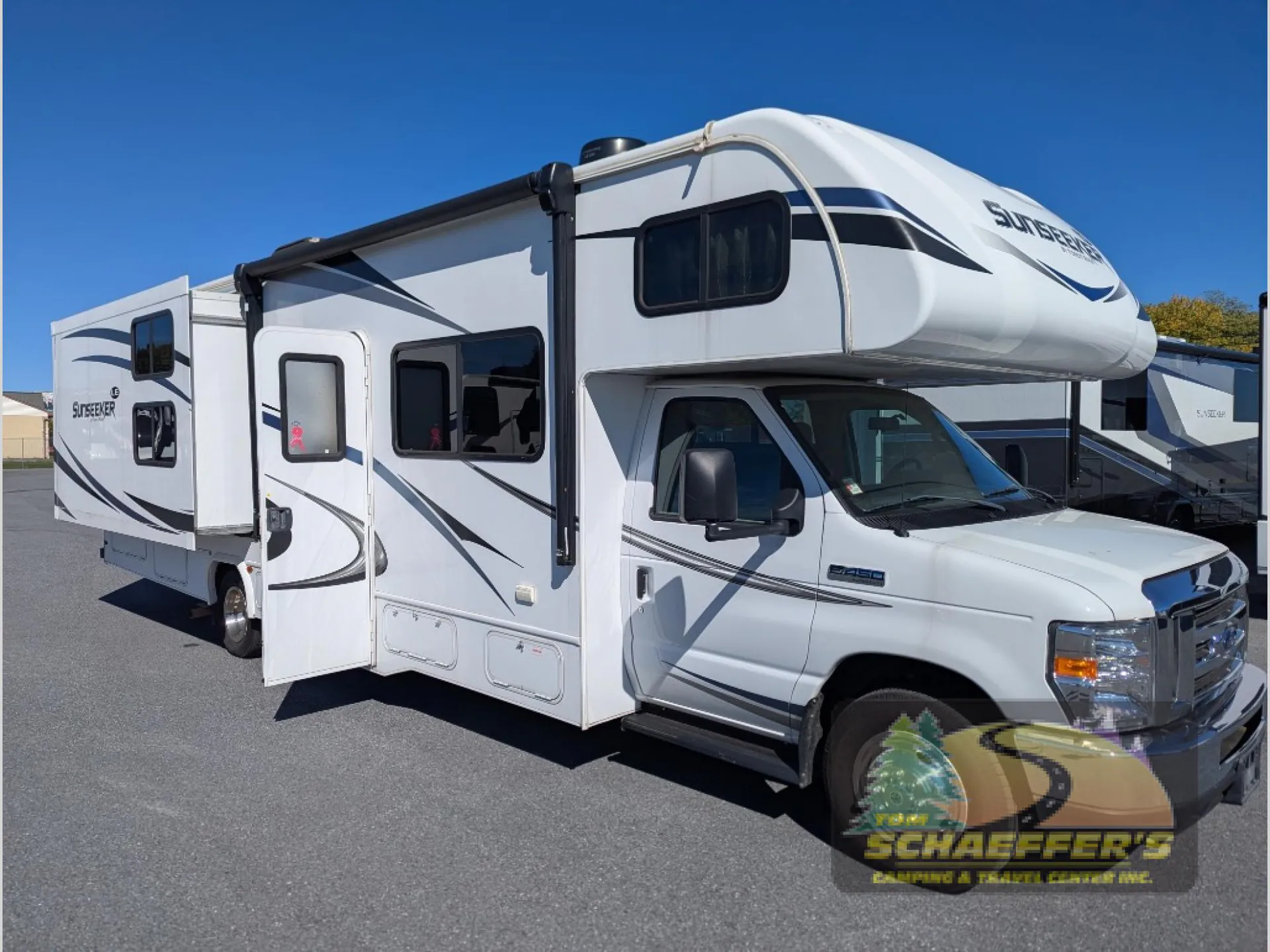 2020 Forest River Sunseeker LE 3250DSLE - Photo 3