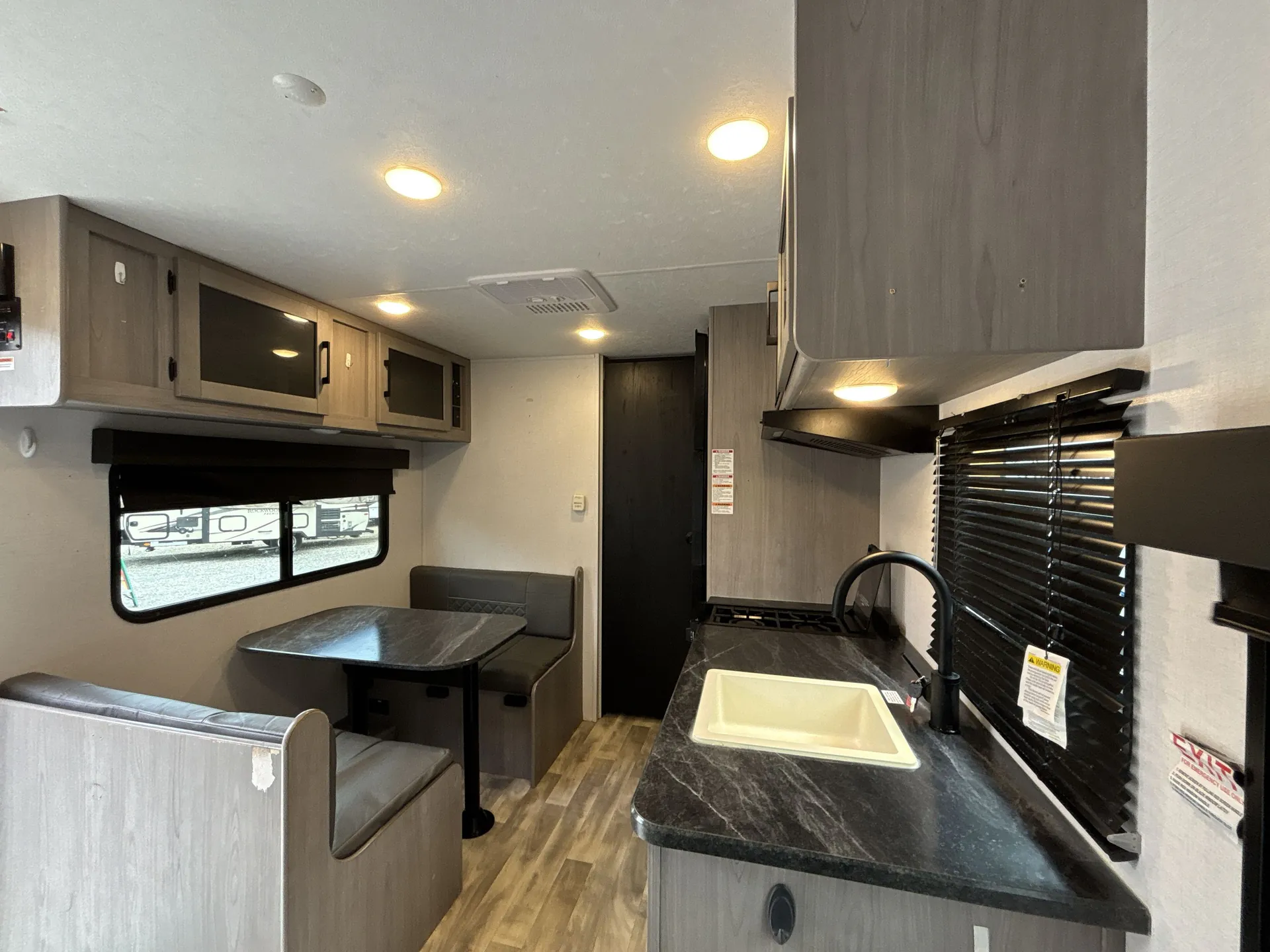2024 Dutchmen Kodiak SE 17SRB — living area main