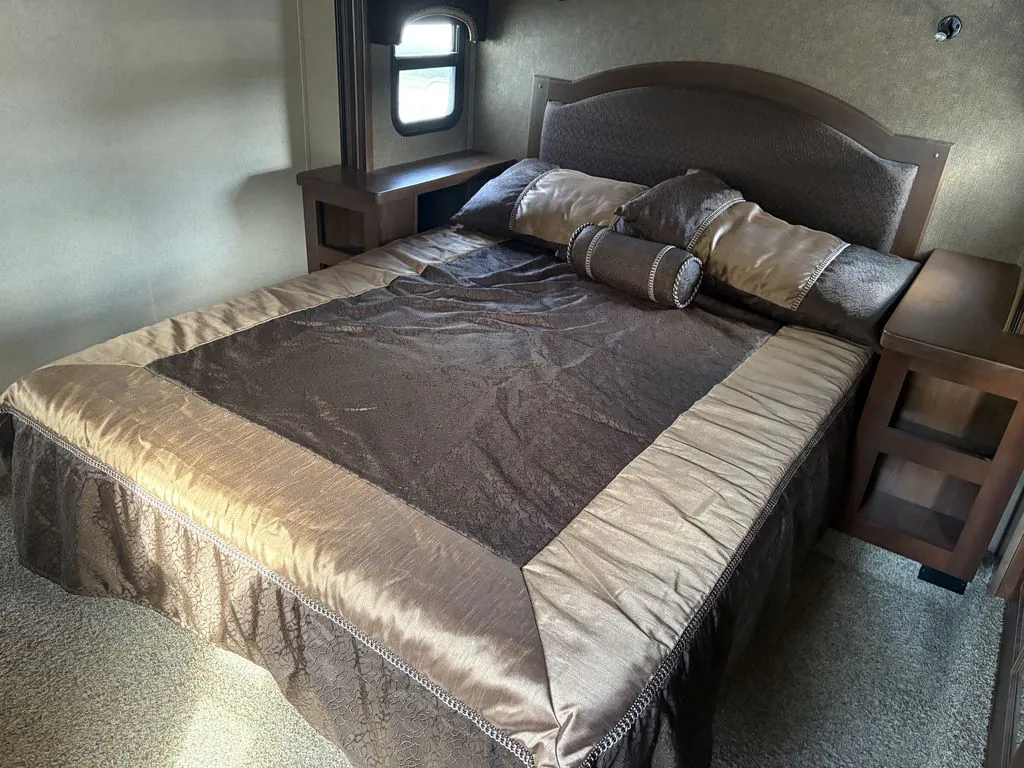 2016 Jayco Pinnacle 36RSQS - Photo 3