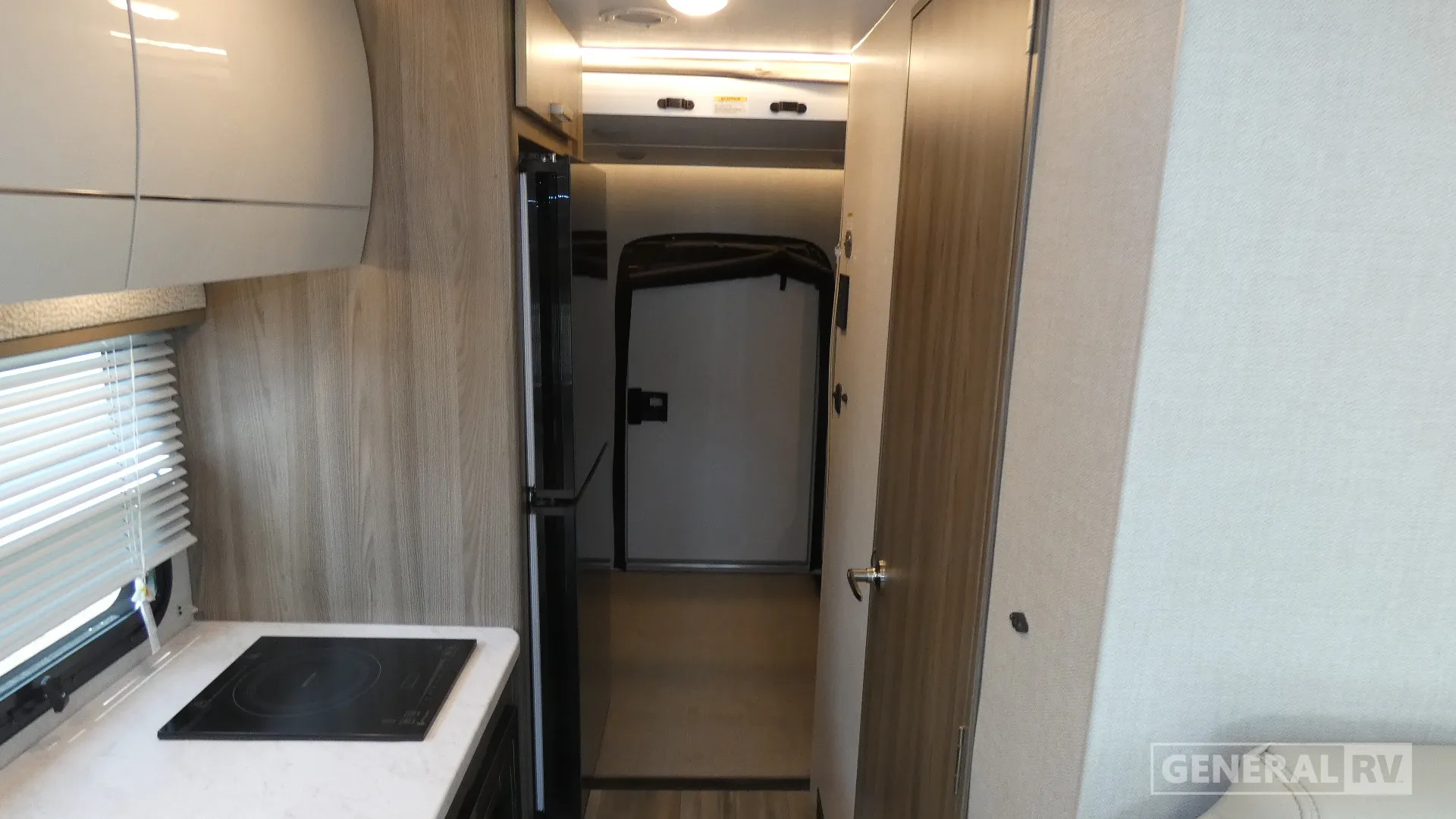 2026 Thor Motor Coach Gemini Trip 22MT - Photo 3