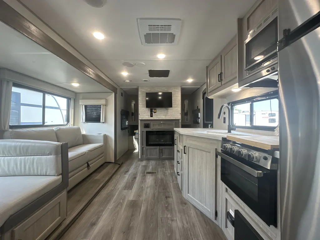 2024 Coachmen Catalina Legacy Edition 243RBS, Photos photo 3