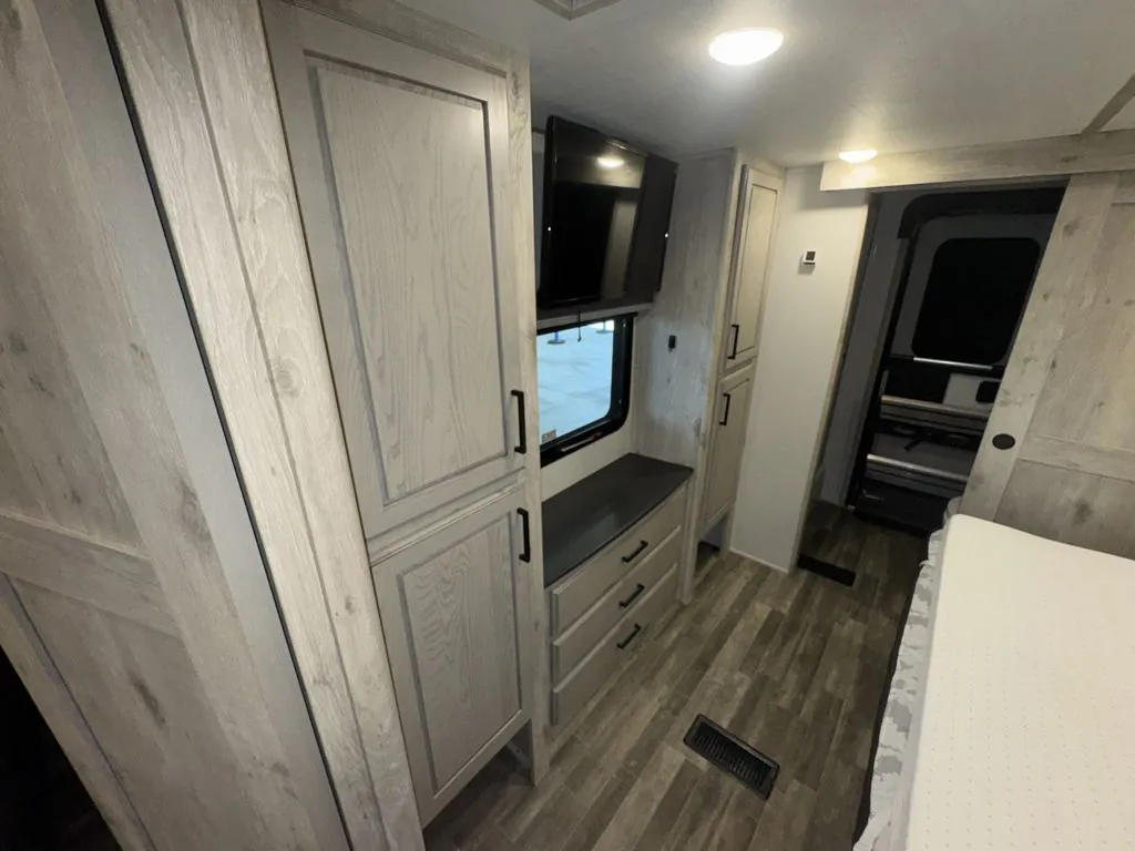 2023 Keystone Avalanche 390DS, Photos photo 20