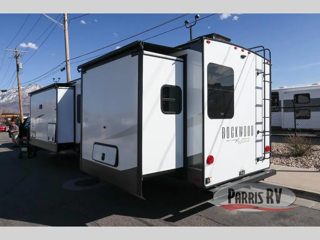 2025 Forest River Rockwood Signature 8339FK - Photo 4