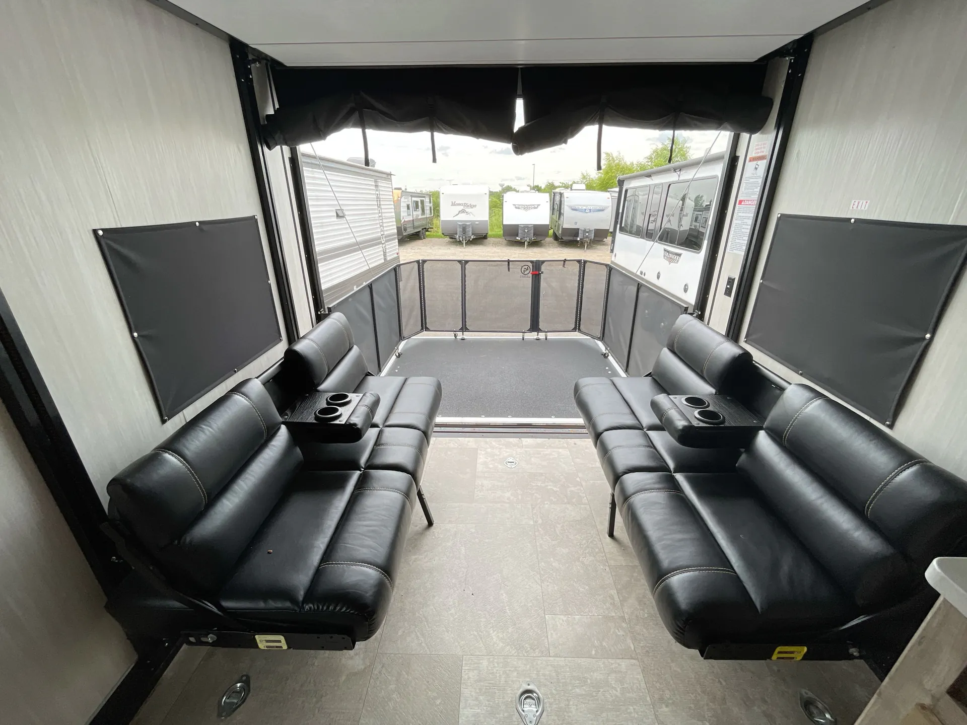 2019 Forest River Vengeance Rogue 25V — living area main