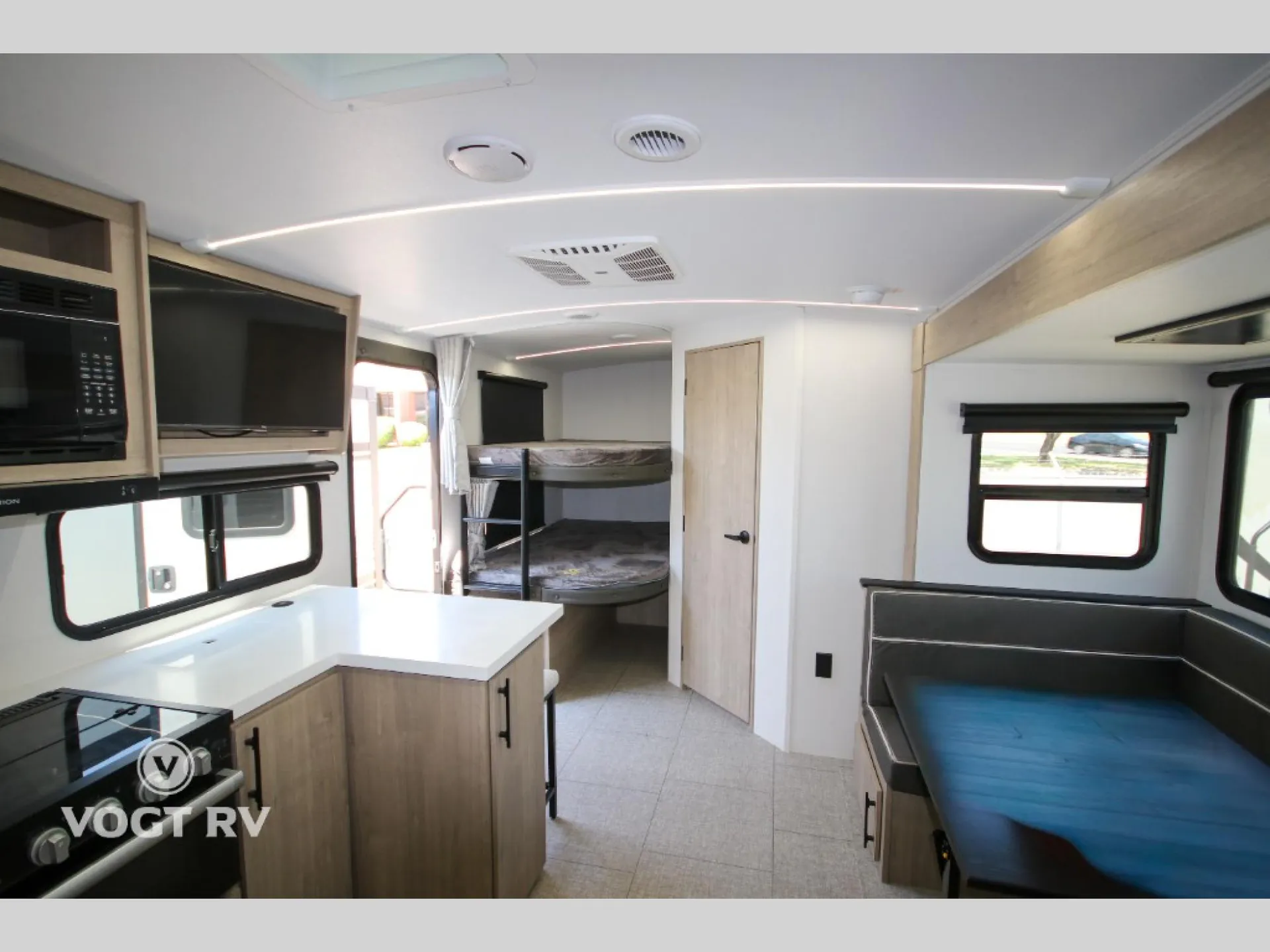 2025 Grand Design Imagine 2470BH - Photo 4