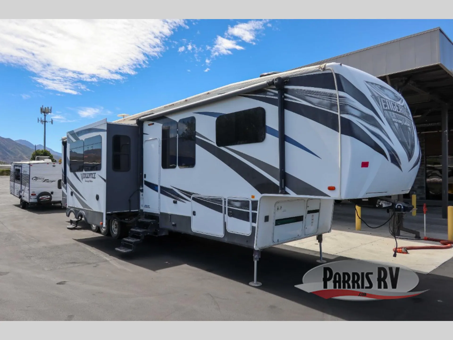 2016 Forest River Vengeance Touring Edition 38L12 - Photo 2