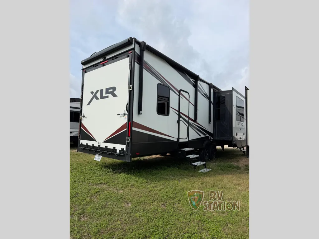 2022 Forest River XLR Nitro 35DK5, Photos photo 5