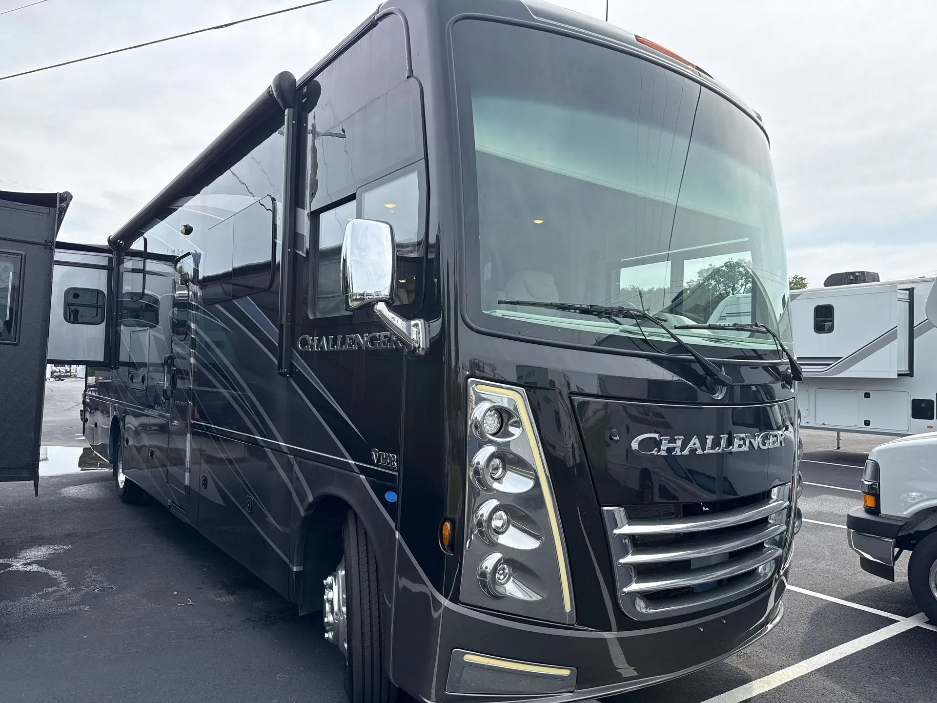 2023 Thor Motor Coach Challenger 36FA dealer photo 1 from Blue Compass RV