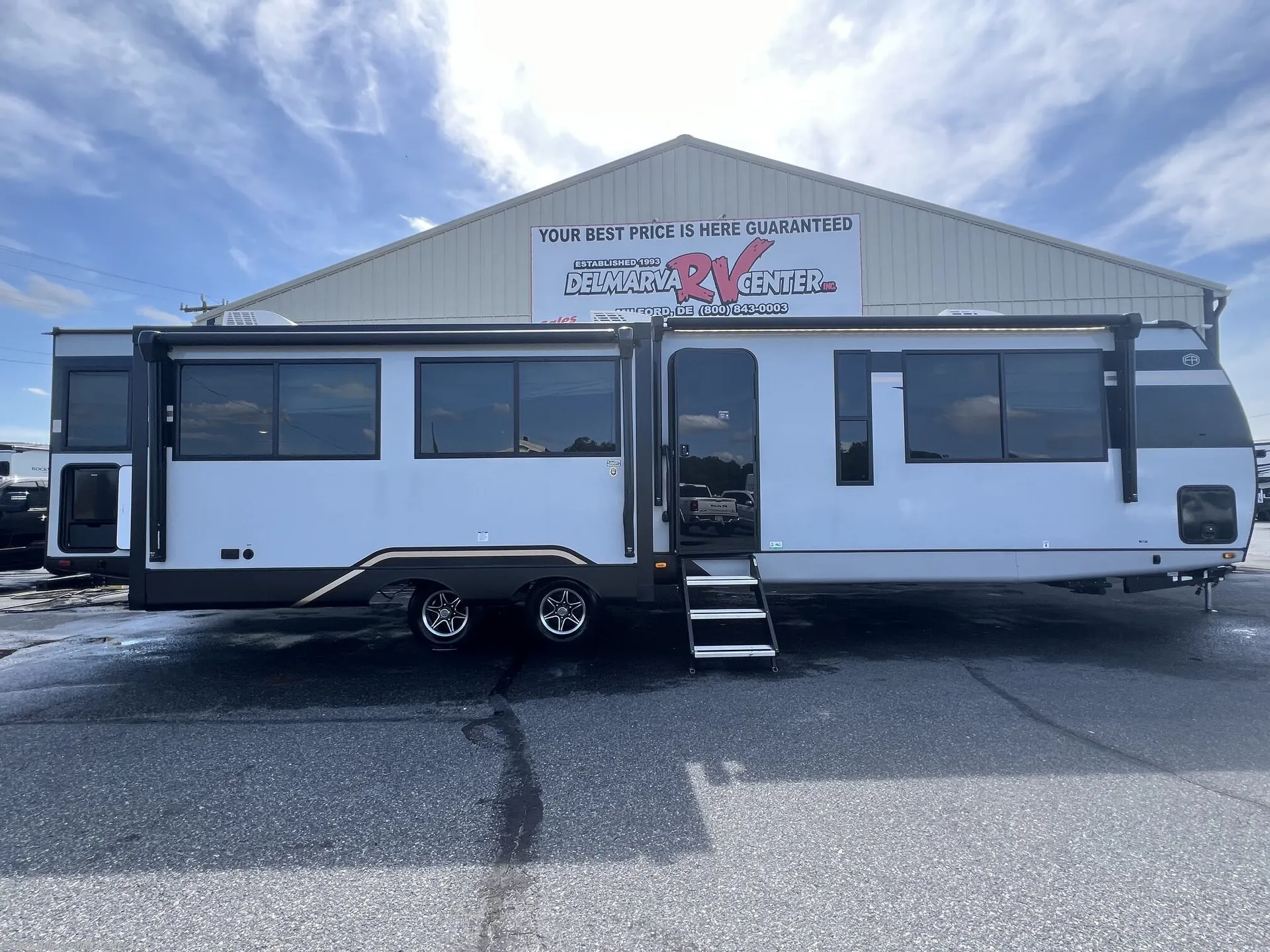 2025 Forest River Vibe 3400SB - Photo 2