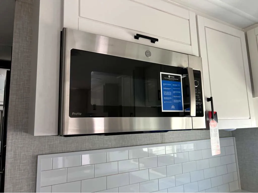 2025 Jayco Seismic Luxury Series 4113, Kitchen photo 4