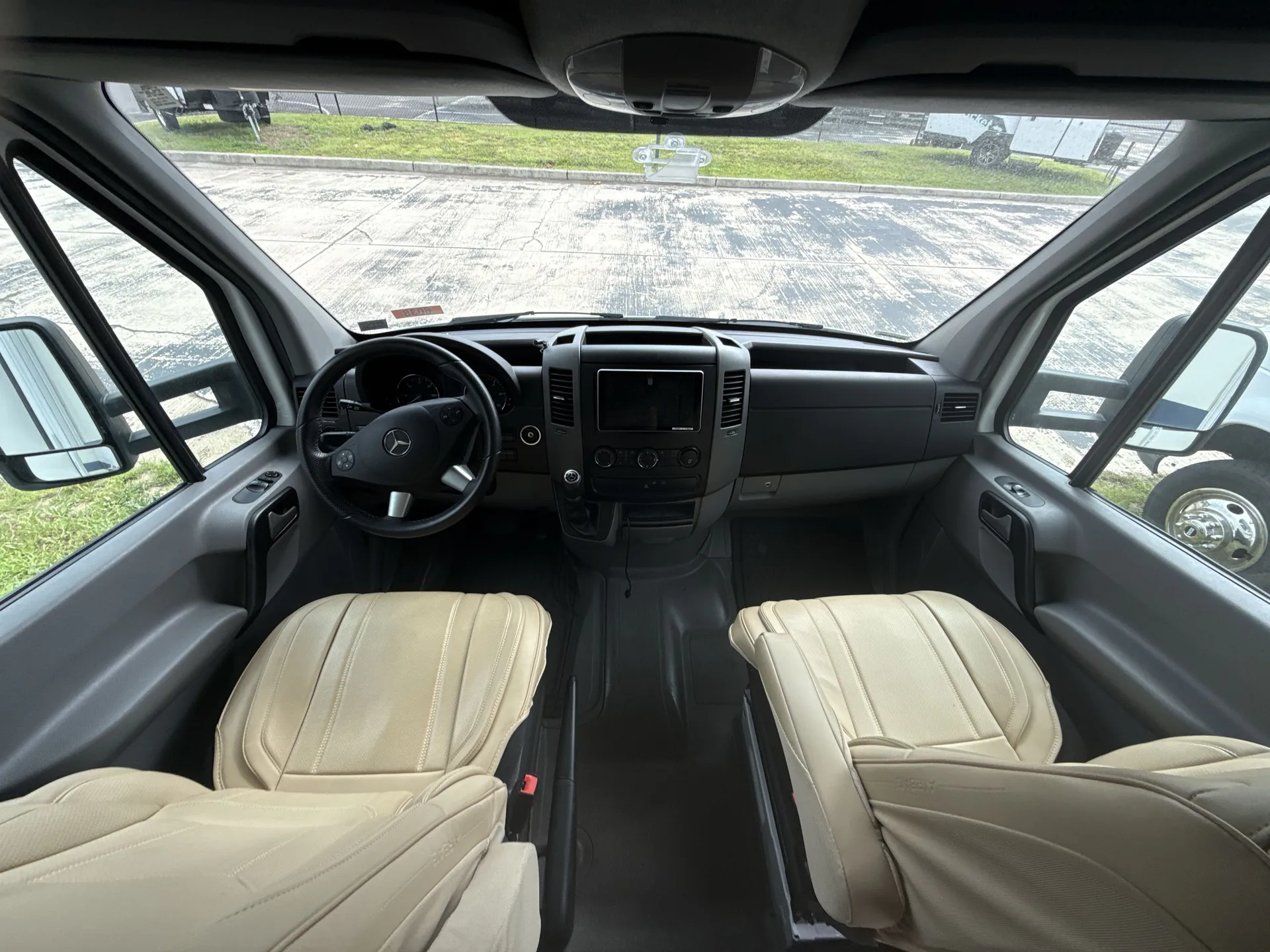 2020 Winnebago Vita 24P — living area main