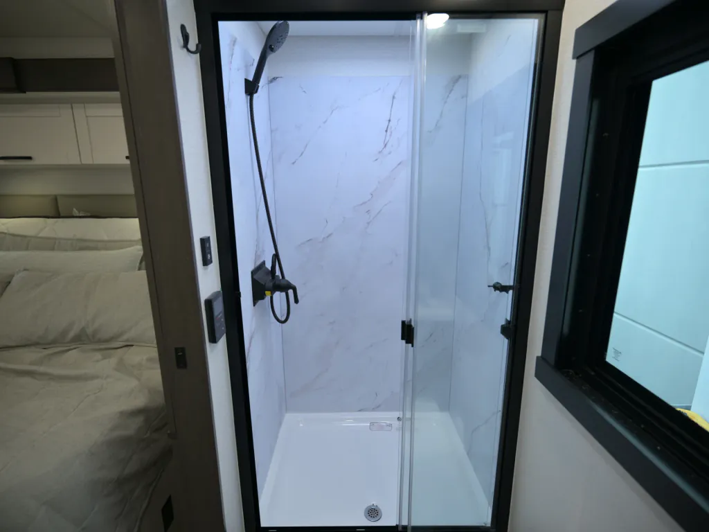 2027 Entegra Coach Accolade 37K, Photos photo 35