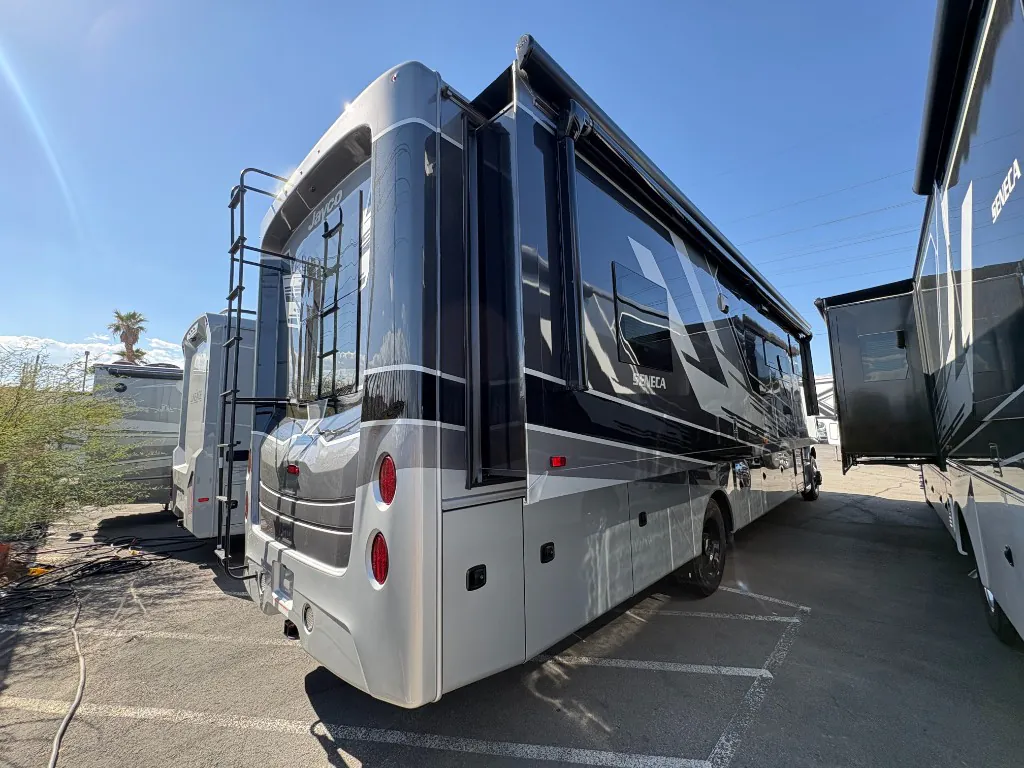 2027 Jayco Seneca 37M - Photo 4