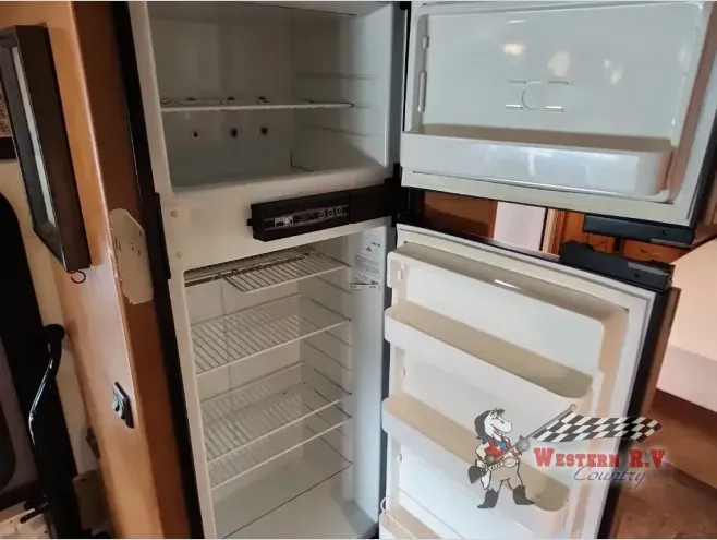 2014 Itasca Cambria 27K - Photo 2