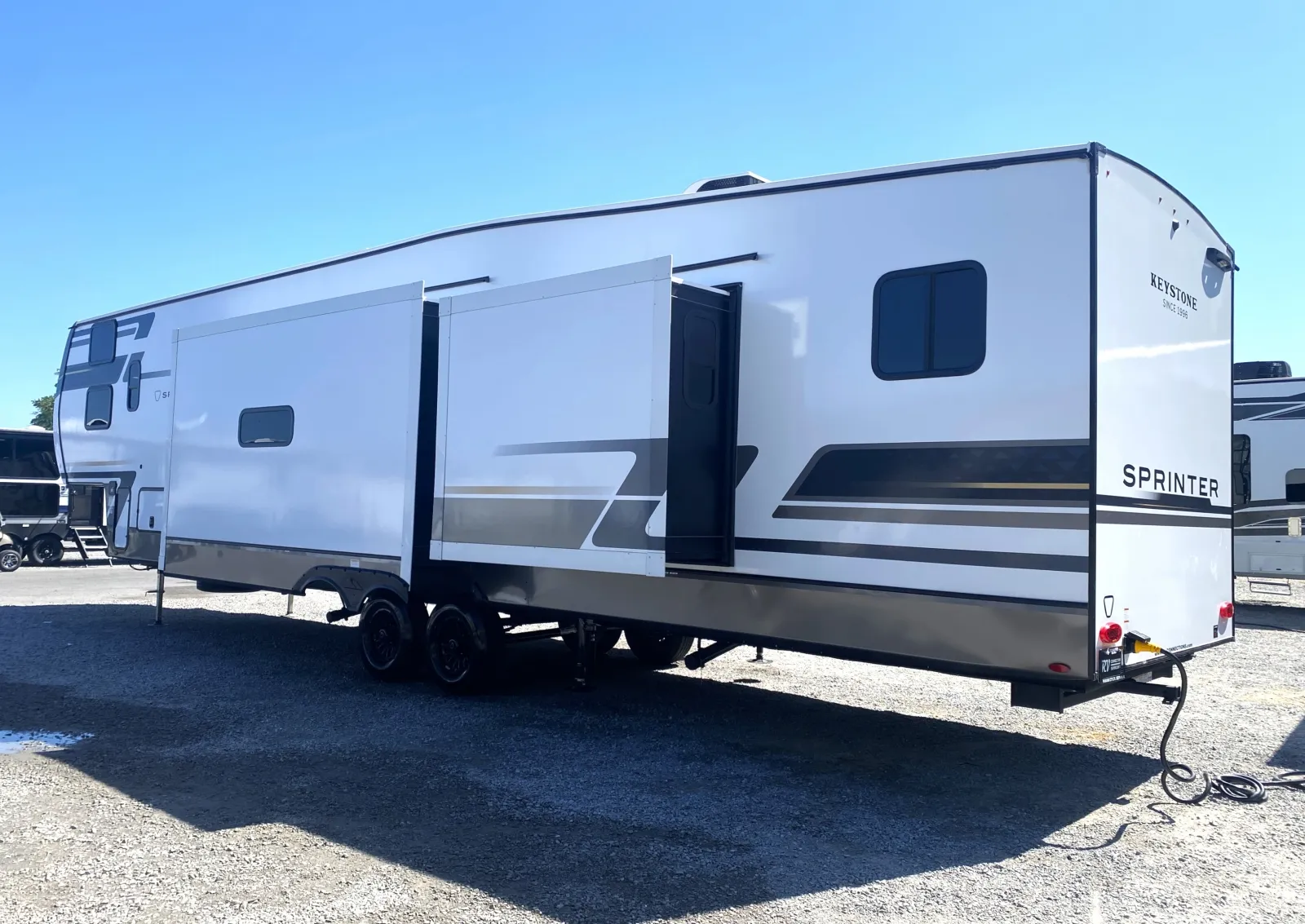 2026 Keystone Sprinter 3980FBS - Photo 3
