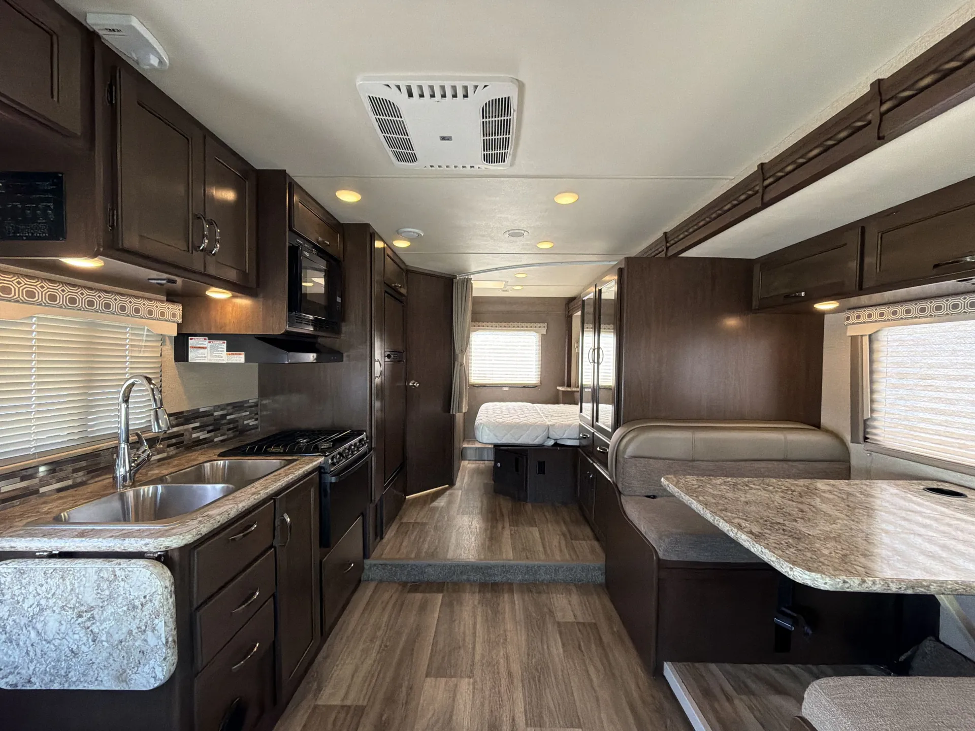 2017 Thor Motor Coach Four Winds 24F — living area main