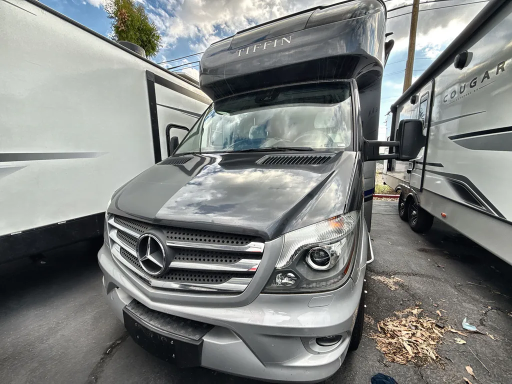 2019 Tiffin Wayfarer 24 TW, Photos photo 3