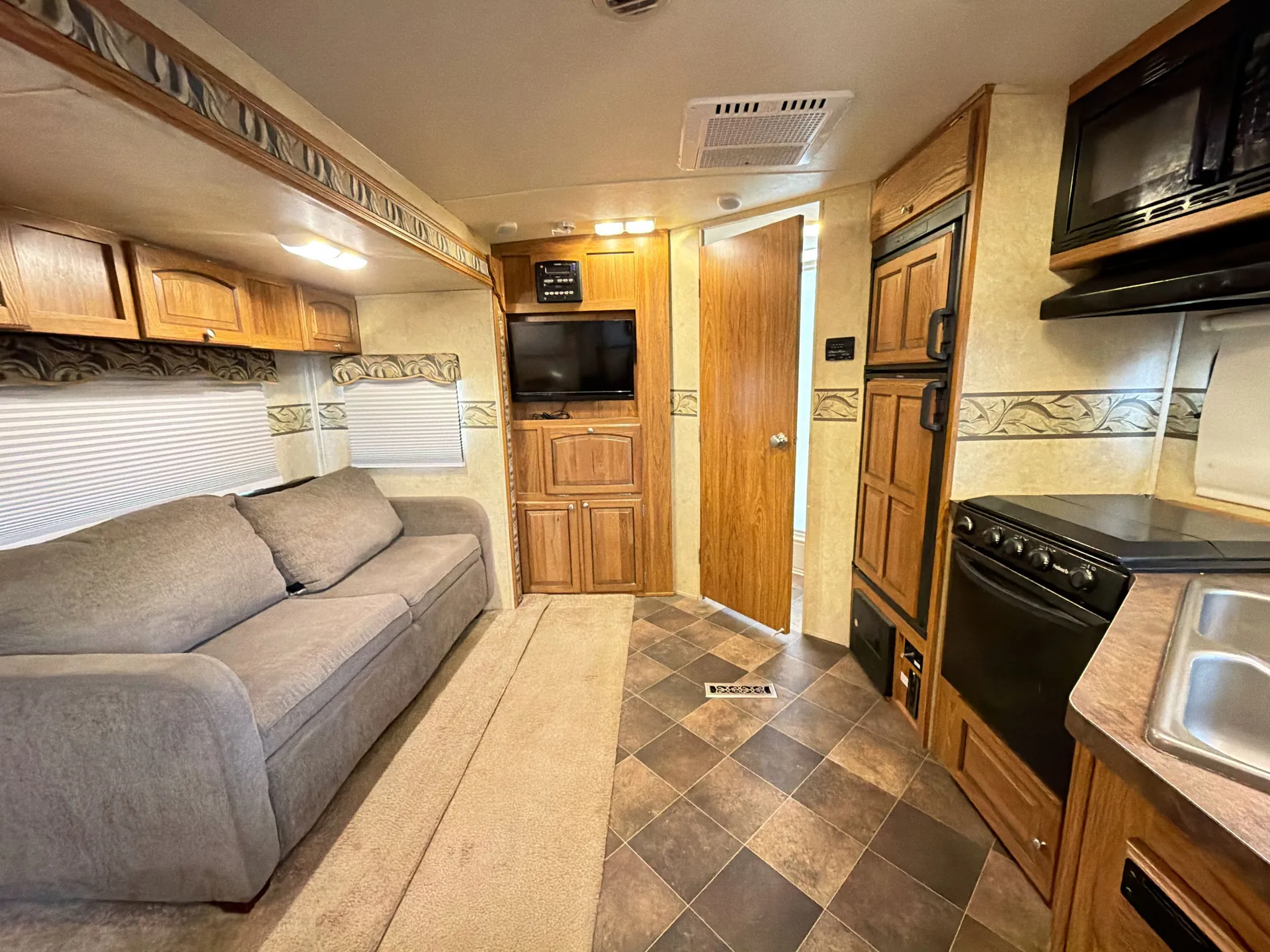 2014 Forest River Flagstaff Super Lite 26RLWS — living area main