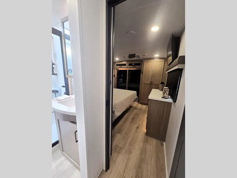 2026 Forest River Rockwood Signature R361RLS, Photos photo 18