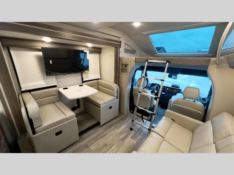2026 Thor Motor Coach Tiburon 24RW - Photo 4