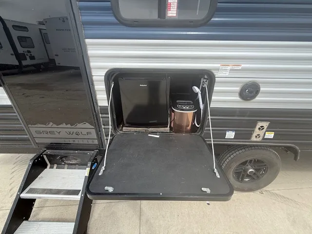 2022 Forest River Cherokee Grey Wolf 23MK - Photo 3
