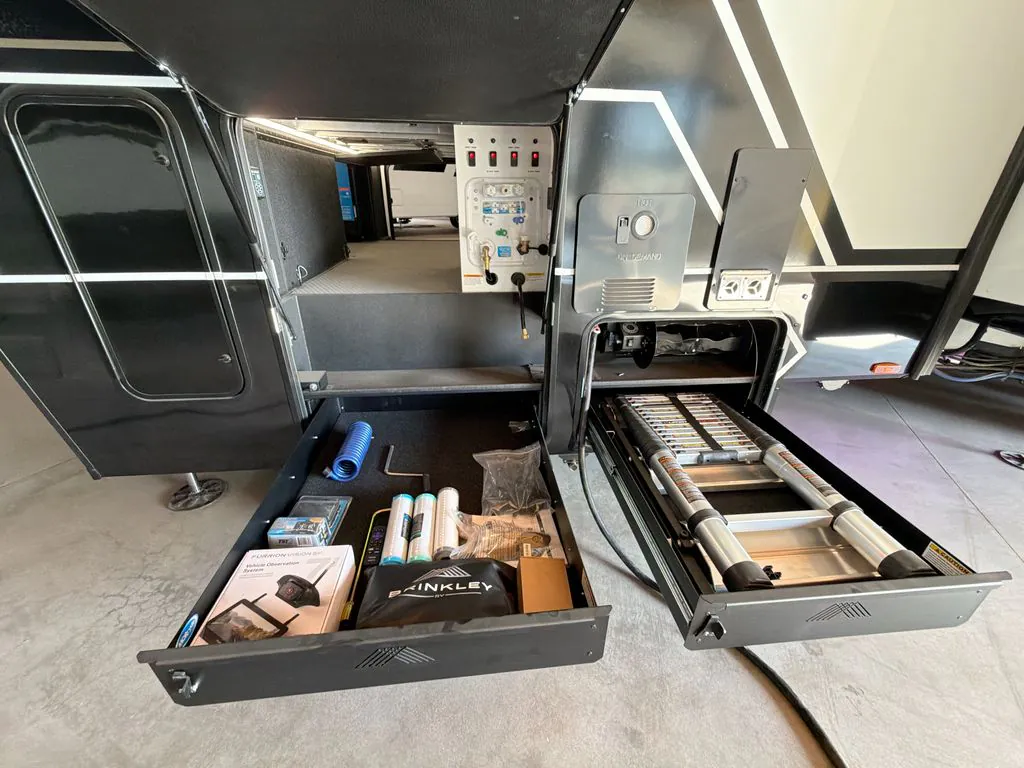 2026 Brinkley Model G 4100, Photos photo 8