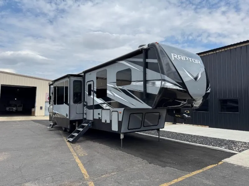 2020 Keystone Raptor 356 - Photo 4