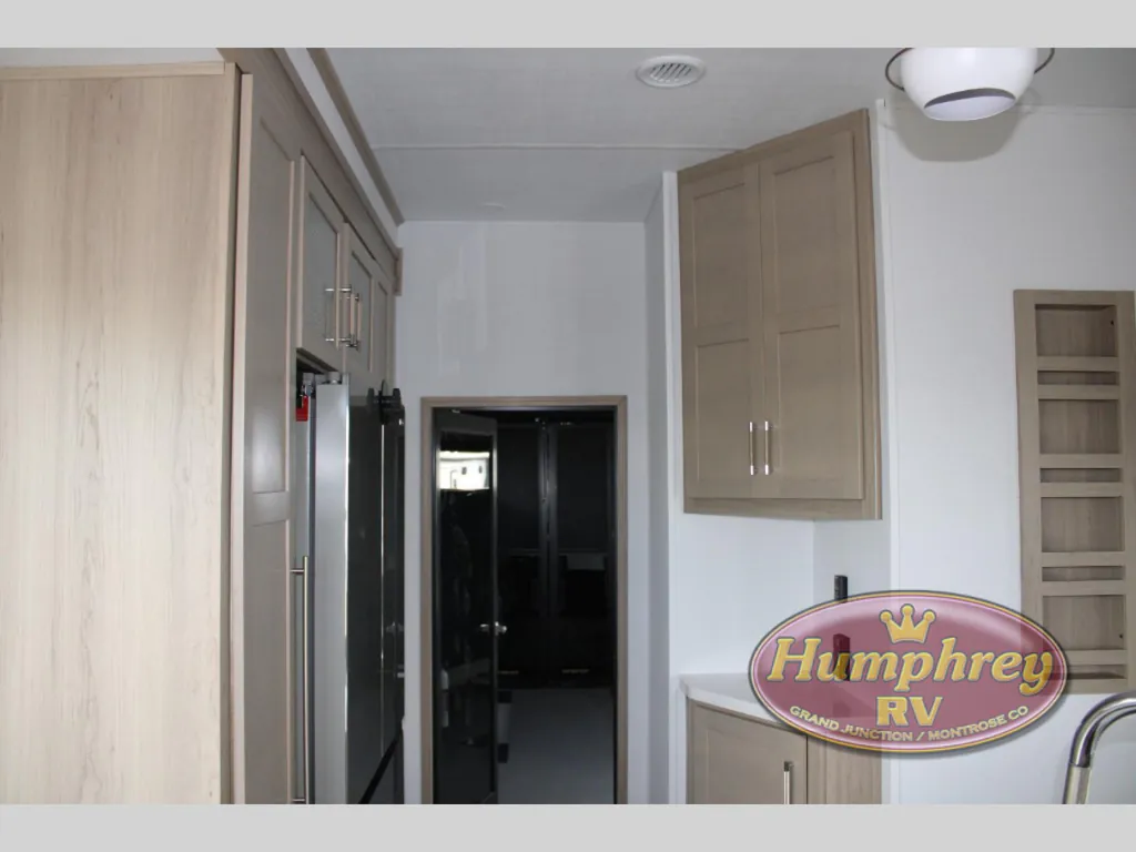 2025 Keystone Raptor 433, Photos photo 15