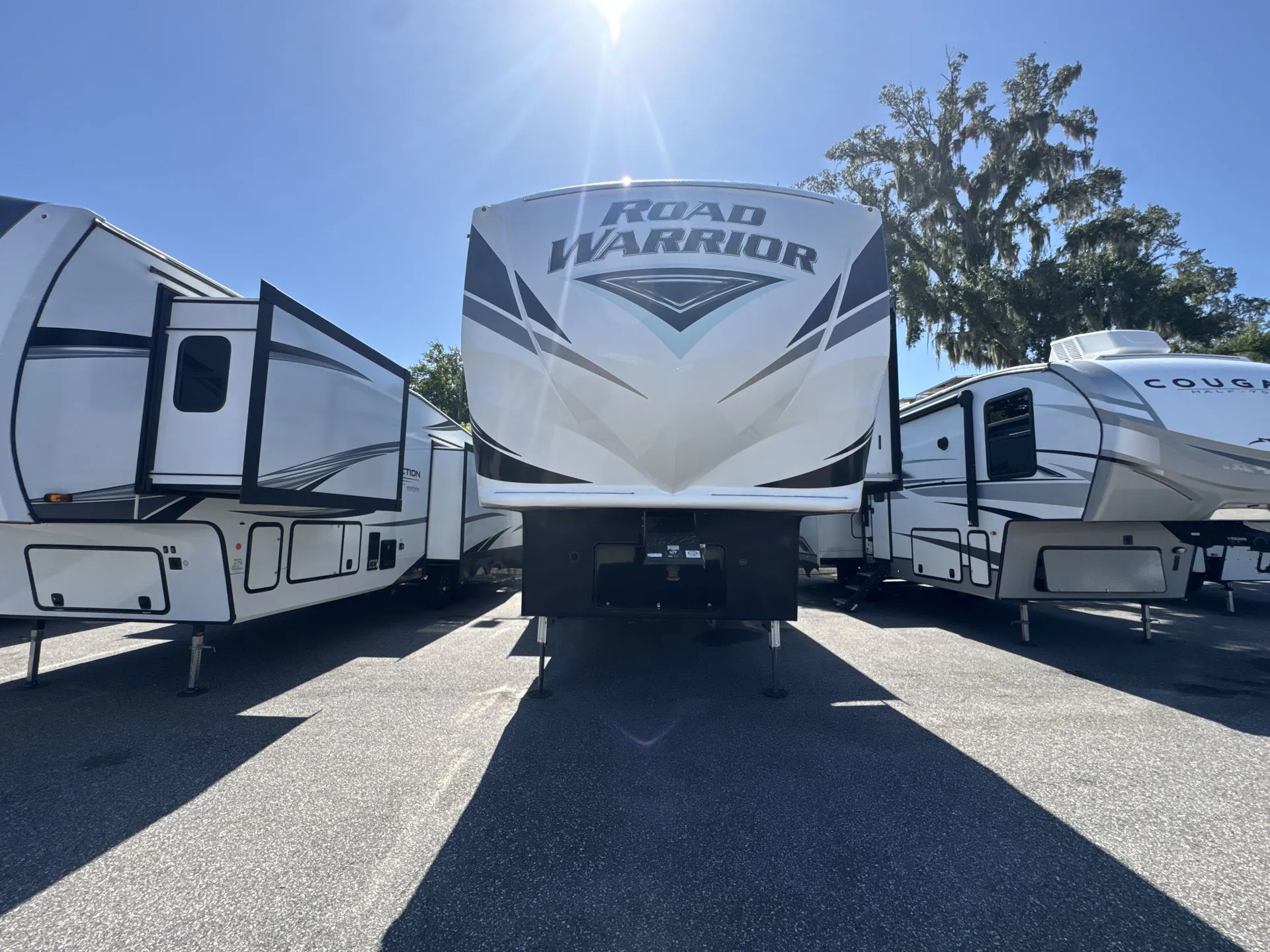 2019 Heartland Road Warrior 430 - Photo 2