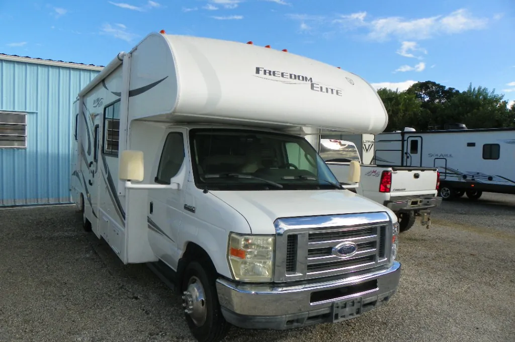 2014 Thor Motor Coach Four Winds 28Z - Photo 2