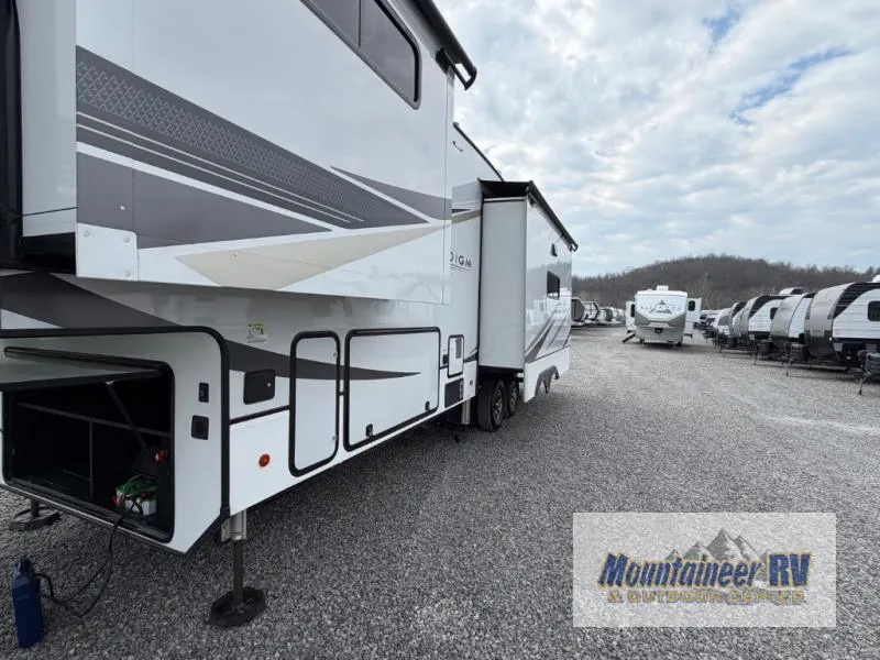 2024 Alliance RV Paradigm 310RL - Photo 4