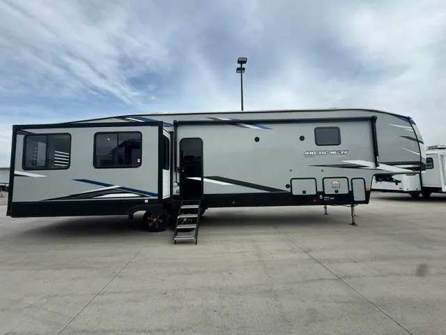2022 Forest River Cherokee Arctic Wolf 3880 SUITE - Photo 3