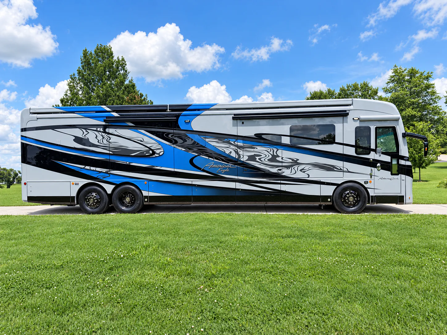 2027 American Coach American Eagle 45FW - Photo 3