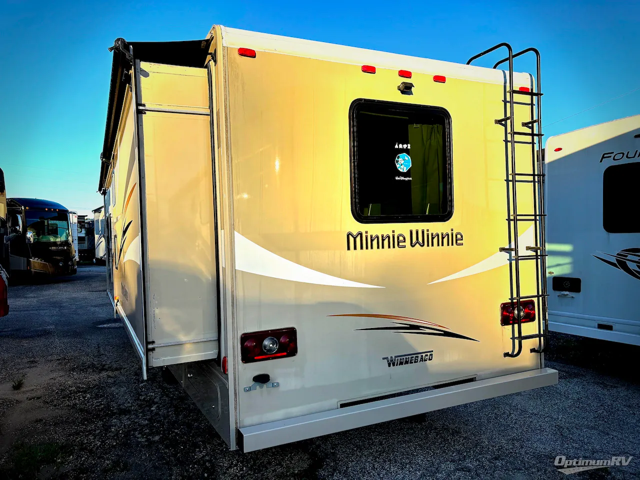 2017 Winnebago Minnie Winnie 31G - Photo 4