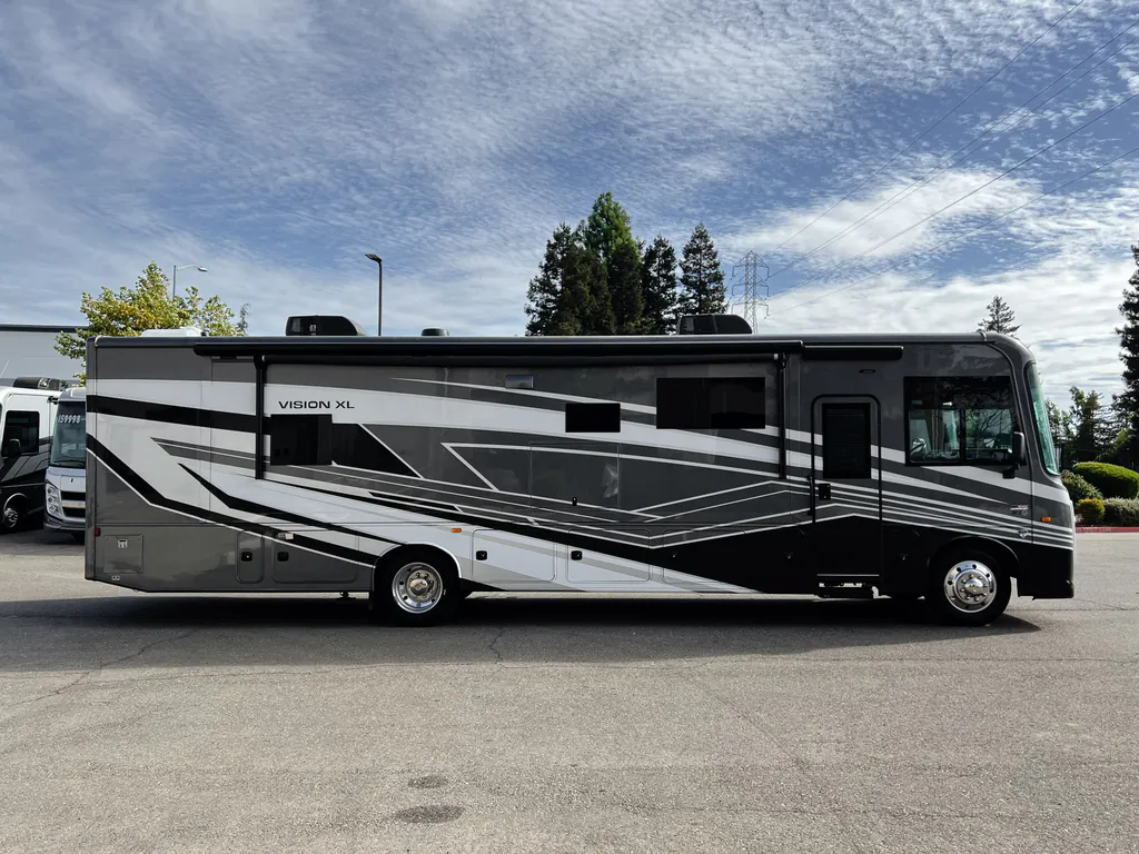 2025 Entegra Coach Vision XL 36C, Photos photo 23