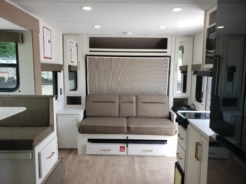 2027 Grand Design Transcend One 161BH - Photo 4