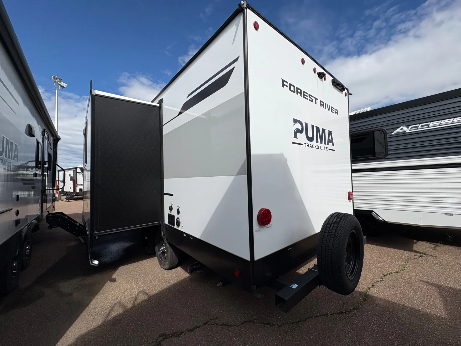 2026 Forest River Puma Tracks Lite 232UD - Photo 3
