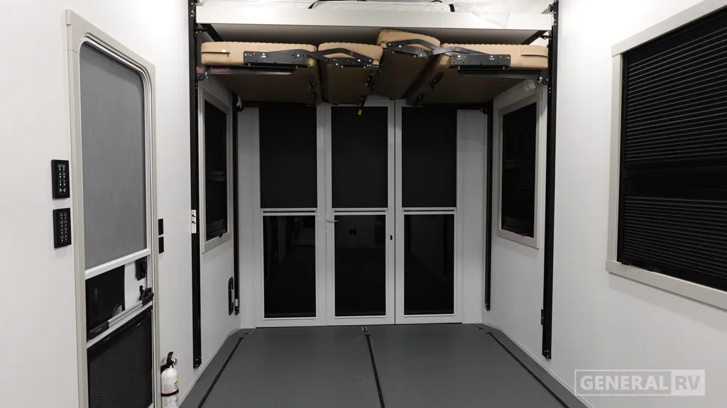 2026 Brinkley Model G 4000, Photos photo 25
