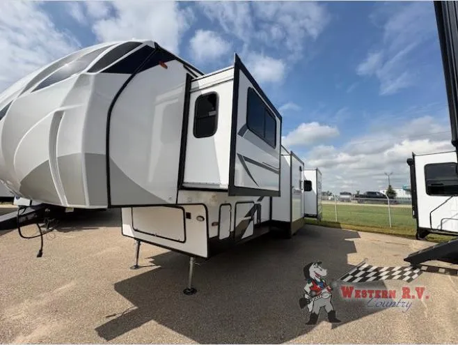 2026 Coachmen Chaparral 334FL - Photo 4