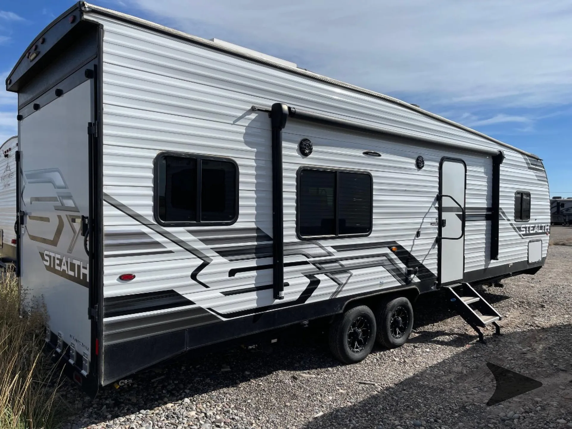 2022 Forest River Stealth RQ2715 - Photo 4